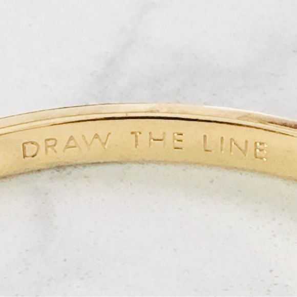 ⭐️Kate Spade⭐️Draw The Line Gold Black Enamel Bracelet Women's Bangle Jewelry - Picture 4 of 8